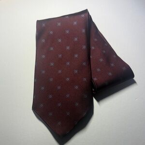 Giorgio Armani Vintage Men's Burgundy Patterned Silk Blend Tie